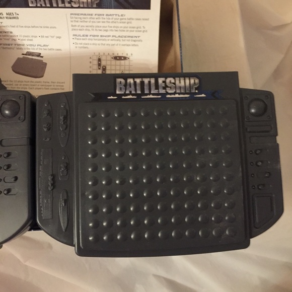 Battleship The Classic Naval Combat Game - Picture 6 of 9